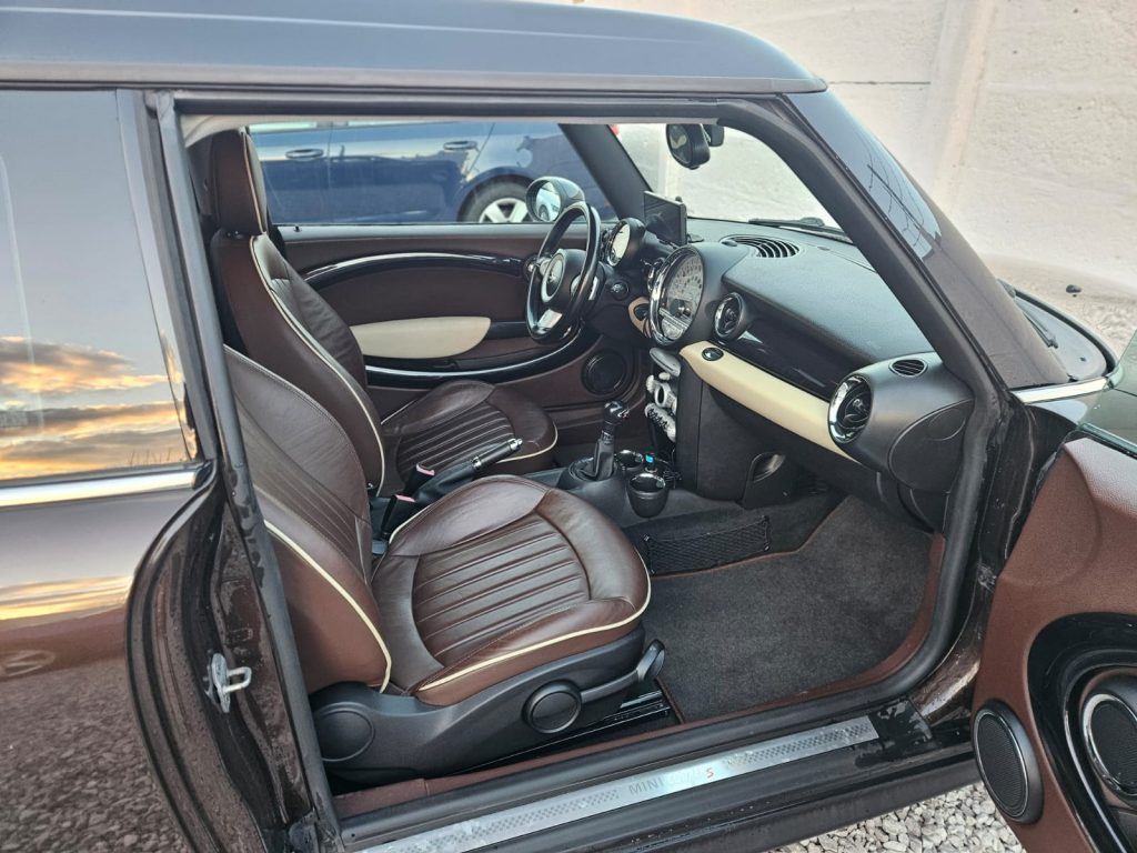 MINI COOPER S CLUBMAN - Športová legenda