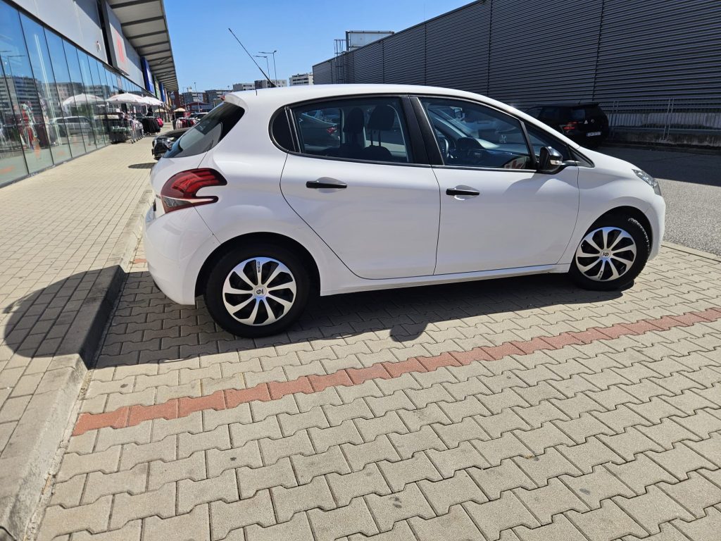 PEUGEOT 208 1.2 PURETECH – ŠTÝLOVÝ MESTSKÝ KOMPAKT 132 000km